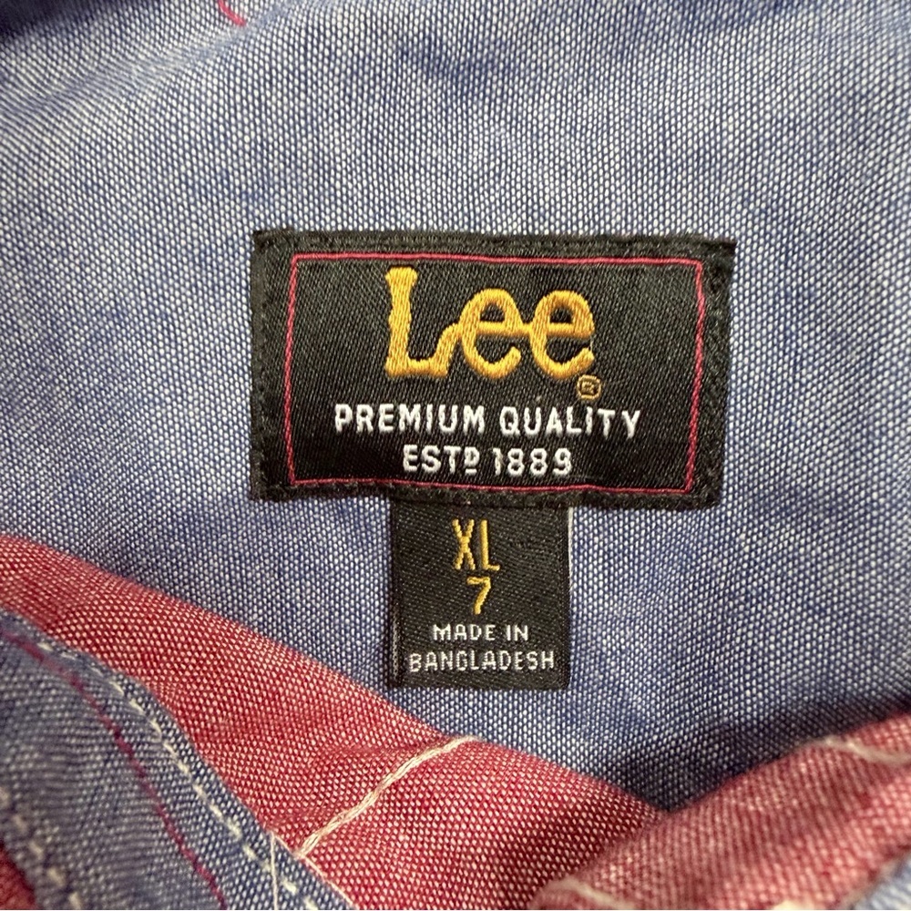 Lee Boys Red Chambray Long Sleeve Button-Down Shirt Size XL (7) - Picture 3 of 8